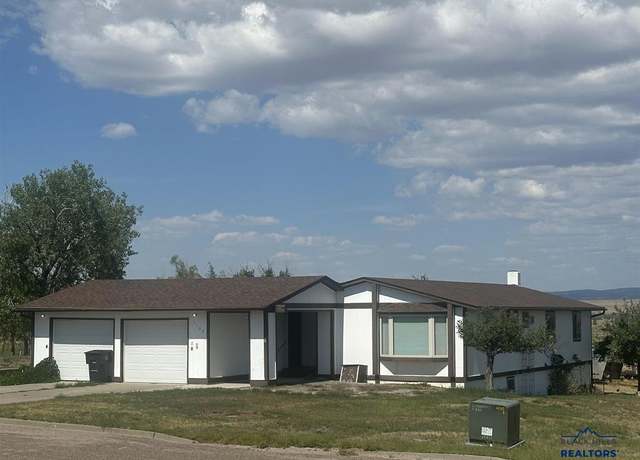 Property at 1104 C St, Edgemont, SD 57735, 3 beds, 3 baths