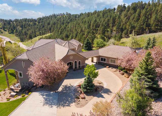 Property at 1607 Pevans Pkwy, Rapid City, SD 57701, 6 beds, 5.5 baths