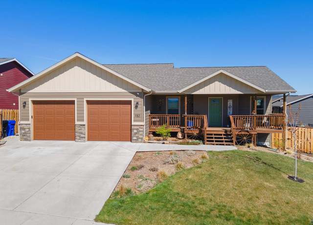 Property at 950 Summerfield Dr, Rapid City, SD 57703, 5 beds, 3 baths