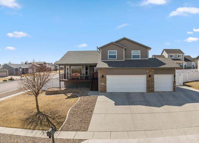 Property at 6529 Sahalee Ct, Rapid City, SD 57702, 5 beds, 3.5 baths