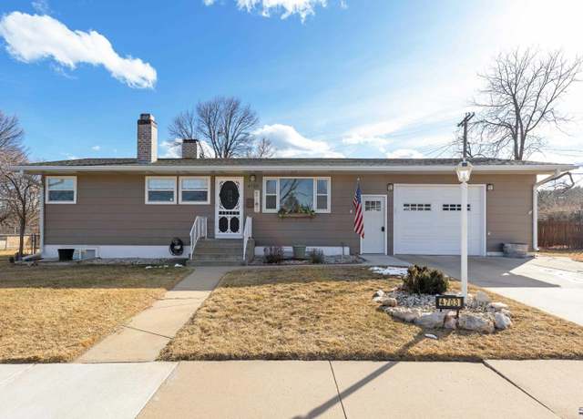 Property at 4703 Wentworth Dr, Rapid City, SD 57702, 5 beds, 2 baths