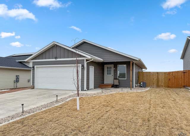 Property at 207 Diamond Ridge Blvd, Rapid City, SD 57703, 4 beds, 2 baths