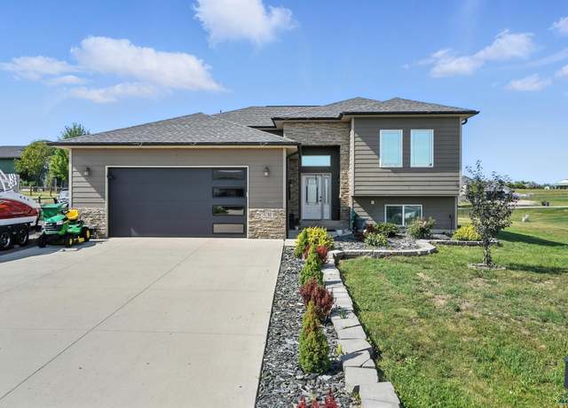 Property at 14780 Highlight Dr, Rapid City, SD 57703, 4 beds, 3 baths