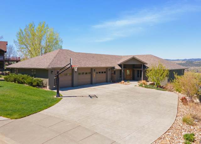 Property at 2015 Harney Dr, Rapid City, SD 57702, 3 beds, 2.5 baths