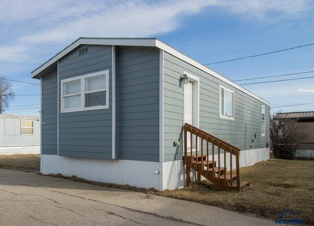 Property at 815 E New York St, Rapid City, SD 57701, 2 beds, 1 bath