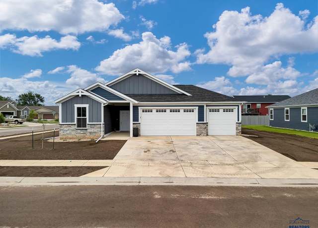 Property at 3002 Hazelnut Ln, Rapid City, SD 57703, 3 beds, 2 baths