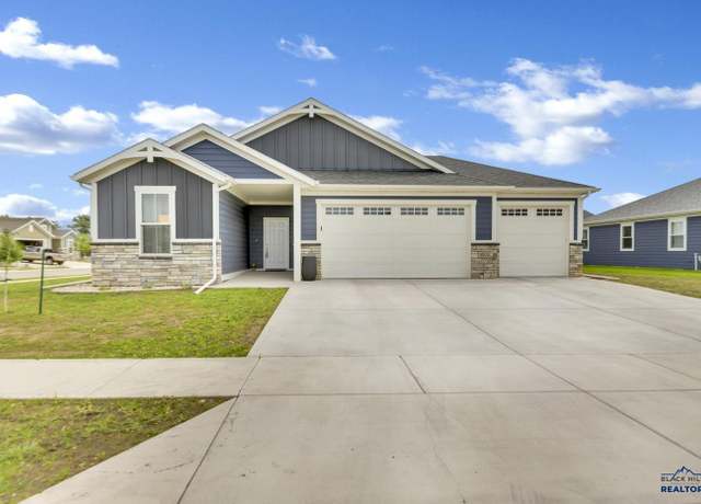 Property at 3002 Hazelnut Ln, Rapid City, SD 57703, 3 beds, 2 baths