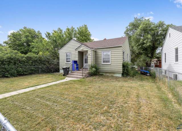 Property at 305 St Andrew St, Rapid City, SD 57701, 4 beds, 2 baths