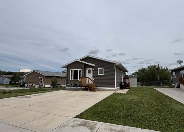 Property at 2120 Canton Ave, Hot Springs, SD 57747, 2 beds, 1 bath