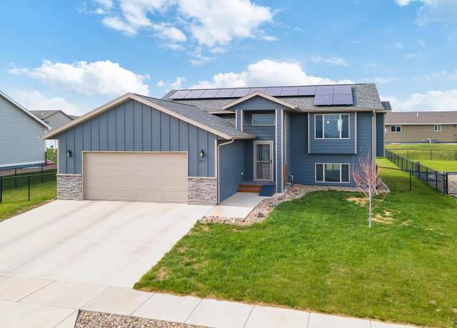 Property at 3012 Allison Ln, Rapid City, SD 57703, 4 beds, 3 baths