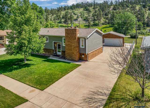 Property at 712 Belmont Dr, Rapid City, SD 57702, 4 beds, 2 baths