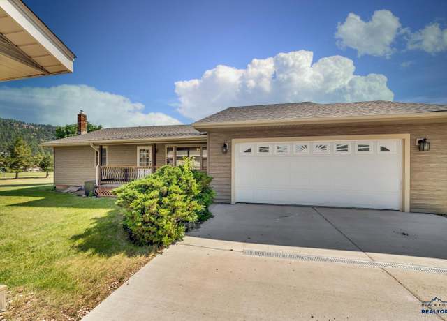 Property at 10404 Pinehurst Ct, Rapid City, SD 57702, 3 beds, 2 baths