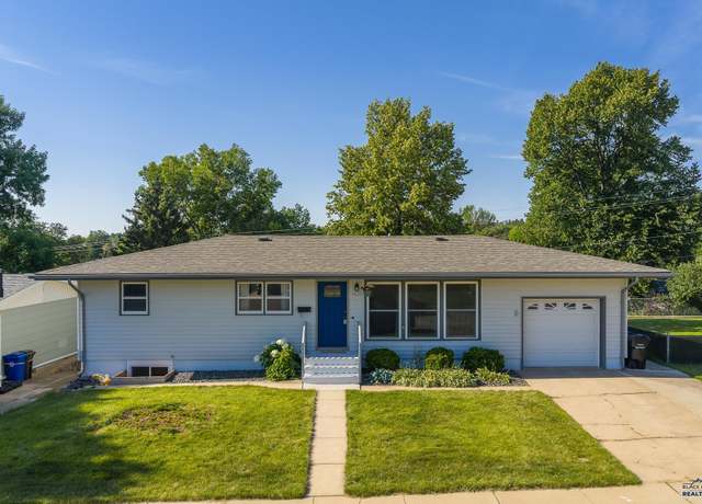 Property at 4635 Wentworth Dr, Rapid City, SD 57702, 4 beds, 2 baths