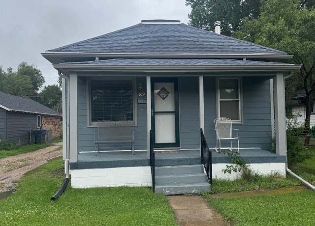 Property at 722 Lawrence St, Belle Fourche, SD 57717, 3 beds, 2 baths