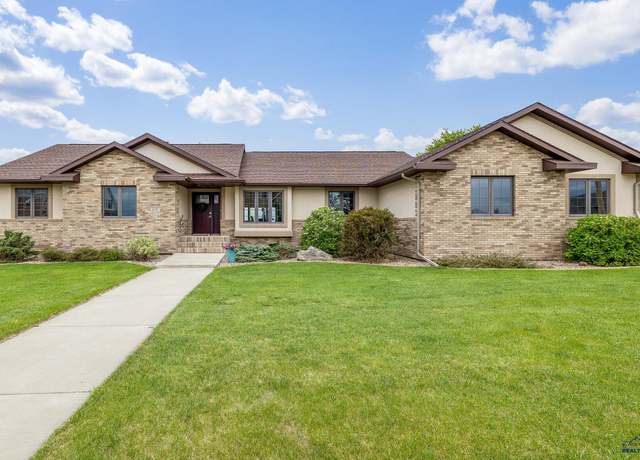 Property at 1131 Regency Ct, Rapid City, SD 57702, 5 beds, 3 baths