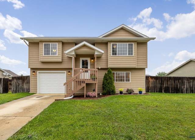 Property at 5072 Savannah St, Rapid City, SD 57703, 3 beds, 2 baths