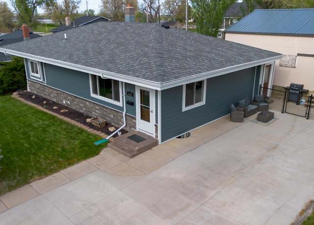 Property at 1421 12th Ave, Belle Fourche, SD 57717, 4 beds, 2 baths