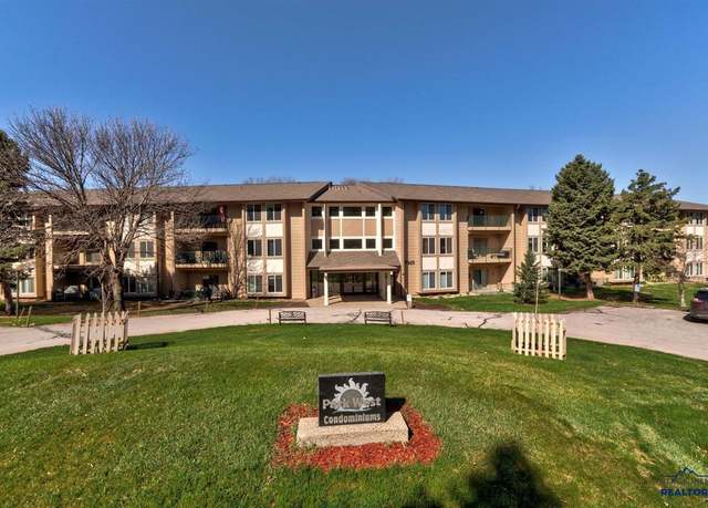 Property at 3964 Fairway Hills Dr, Rapid City, SD 57702, 2 beds, 2 baths