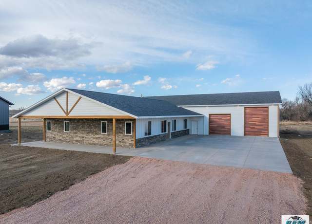 Property at 6048 Green Valley Dr, Rapid City, SD 57703, 3 beds, 3 baths