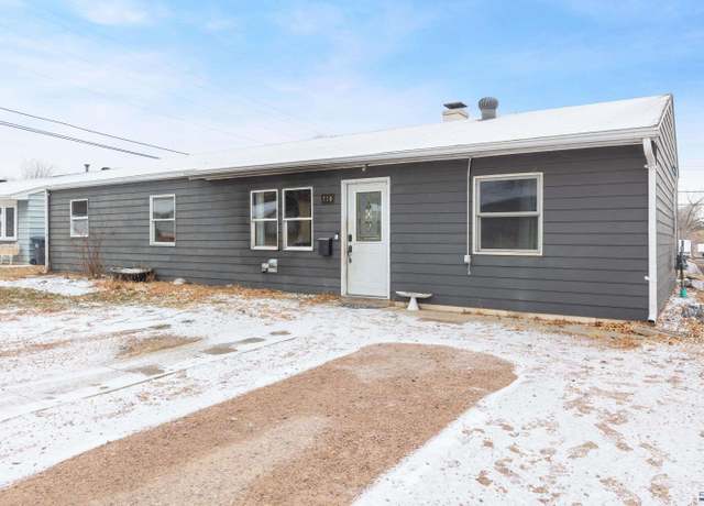 Property at 210 E Montana St, Rapid City, SD 57701, 3 beds, 1 bath
