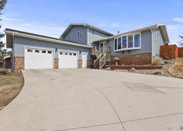 Property at 4715 Edgewood Dr, Rapid City, SD 57702, 5 beds, 3.5 baths