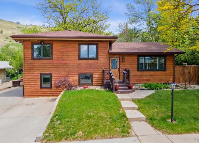 Property at 1918 Cruz Dr, Rapid City, SD 57702, 5 beds, 2 baths