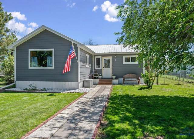 Property at 111 5th St, Newell, SD 57760, 2 beds, 1.5 baths