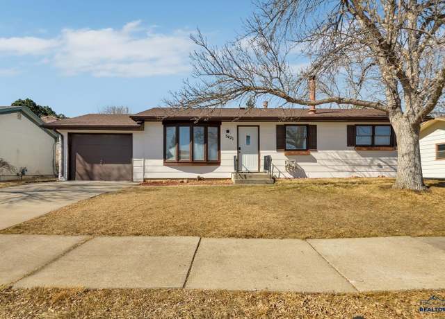 Property at 3421 Michigan Ave, Rapid City, SD 57701, 3 beds, 2 baths