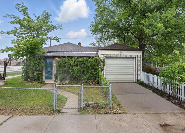 Property at 302 E Denver St, Rapid City, SD 57701, 2 beds, 1 bath