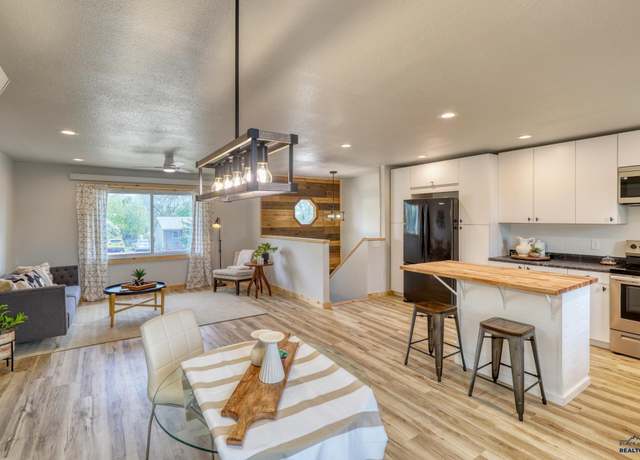 Property at 5203 Potter Ln, Rapid City, SD 57703, 4 beds, 2 baths
