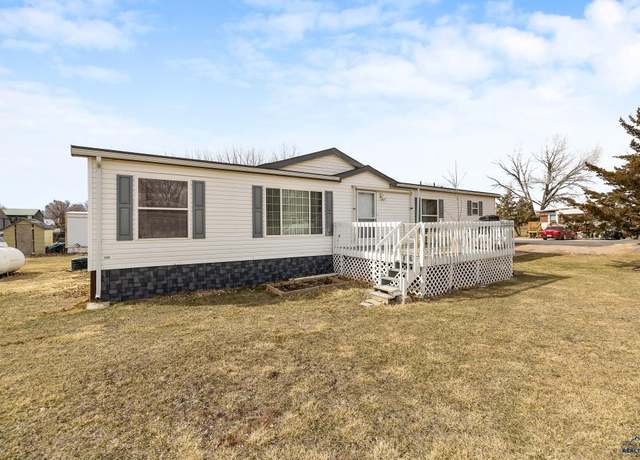 Property at 413 5th Ave Wall Ave, Wall, SD 57790, 3 beds, 2 baths
