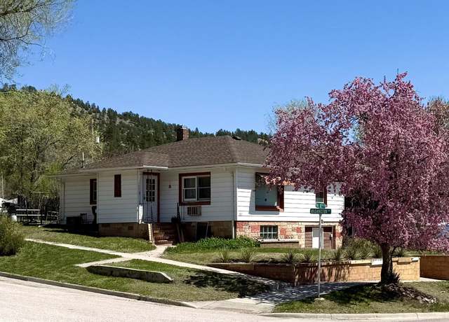 Property at 345 N 5th St, Hot Springs, SD 57747, 2 beds, 1 bath
