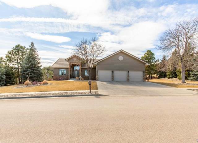 Property at 7001 Prestwick Rd, Rapid City, SD 57702, 6 beds, 4.5 baths