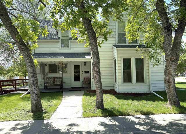 Property at 1401 Baltimore Ave, Hot Springs, SD 57747, 3 beds, 2 baths