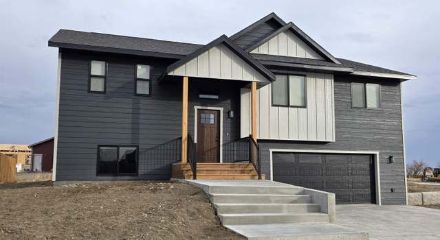Photo of 3913 Magnum Ct, Rapid City, SD 57702