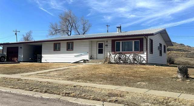 Photo of 1011 F St, Edgemont, SD 57735