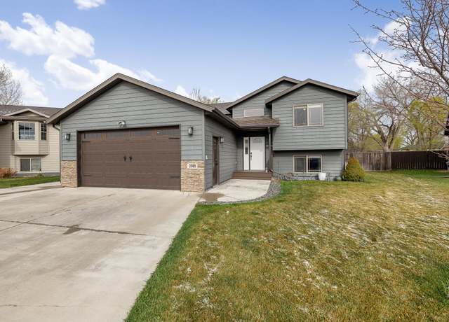 Property at 2569 Leola Ln, Rapid City, SD 57703, 5 beds, 3 baths