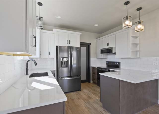 Property at 321 Rose Quartz Pl, Custer, SD 57730, 3 beds, 2 baths