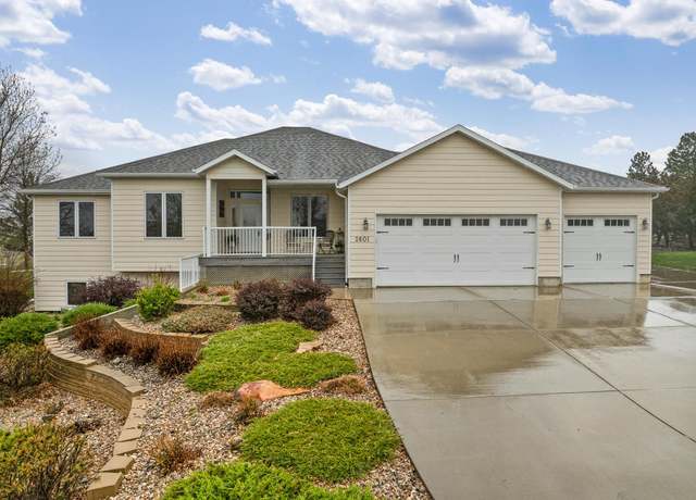Property at 2601 Merlot Dr, Rapid City, SD 57701, 4 beds, 3 baths