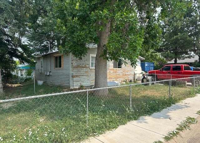 Property at 1853 1/2 Pine St, Sturgis, SD 57785, 2 beds, 1 bath