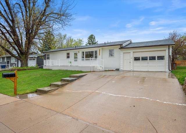 Property at 2042 12th Ave, Belle Fourche, SD 57717, 4 beds, 2 baths