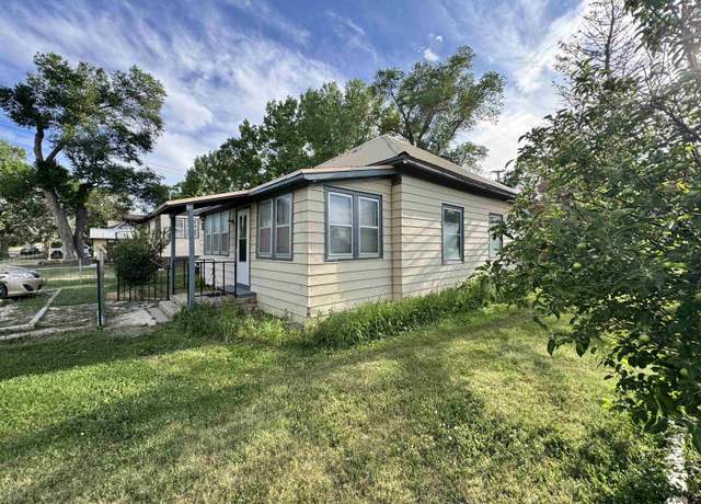 Property at 400 6th Ave, Edgemont, SD 57735, 2 beds, 1 bath