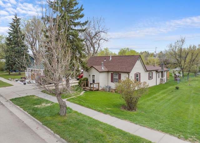 Property at 1112 Elkhorn St, Belle Fourche, SD 57717, 2 beds, 1 bath
