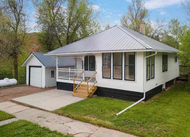 Property at 530 Battle Mountain Ave, Hot Springs, SD 57747, 2 beds, 1 bath