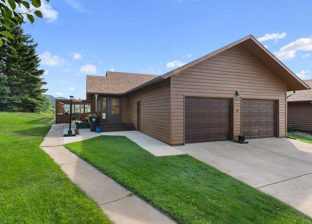 Property at 1035 Country Club Dr, Spearfish, SD 57783, 4 beds, 3 baths