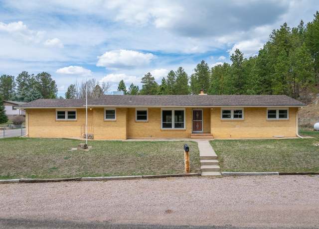 Property at 17 Clay St, Custer, SD 57730, 5 beds, 3 baths