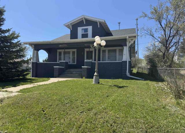 Property at 1302 5th Ave, Belle Fourche, SD 57717, 4 beds, 2 baths