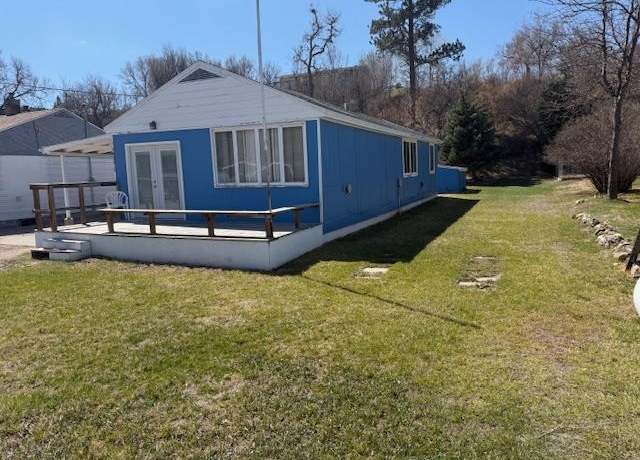 Property at 802 S Chicago St, Hot Springs, SD 57747, 2 beds, 1.5 baths