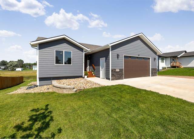 Property at 3317 Blackpowder Rd, Rapid City, SD 57703, 4 beds, 3 baths