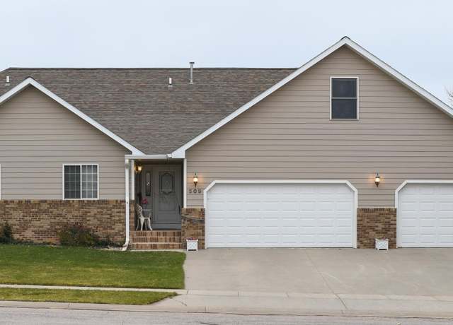 Property at 509 Maple Dr, Spearfish, SD 57783, 4 beds, 3 baths